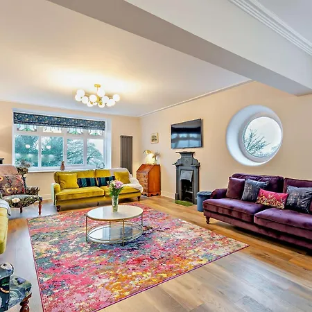8 Bed In 94323 *