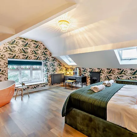 8 Bed In 94323 *