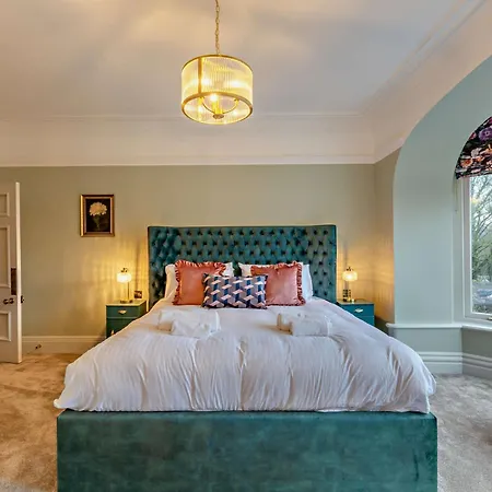 度假居 8 Bed In 94323