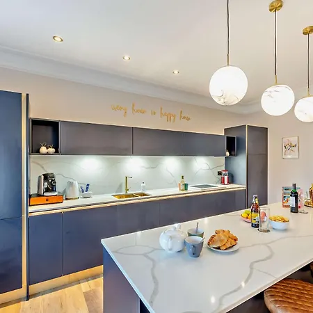 8 Bed In 94323 Holiday home