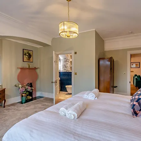 8 Bed In 94323 Holiday home