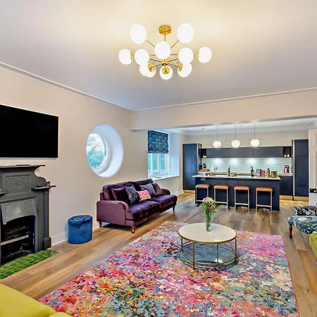8 Bed In 94323 Holiday home