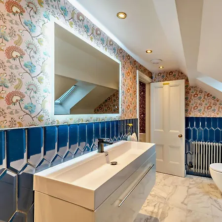 Holiday home 8 Bed In 94323 Settle