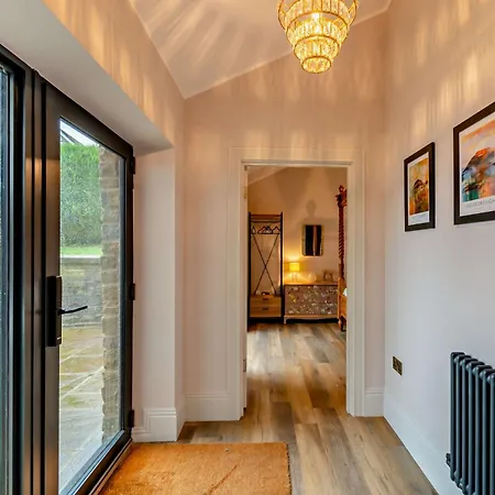 8 Bed In 94323 Holiday home Settle