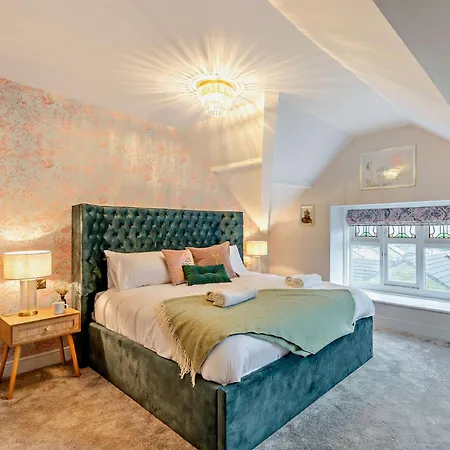 Holiday home 8 Bed In 94323 Settle