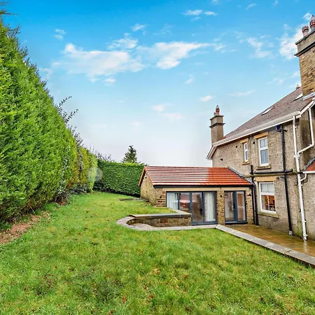 Holiday home 8 Bed In 94323 Settle